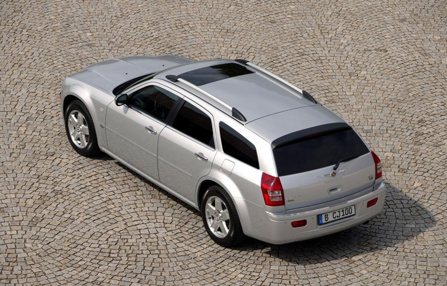  Chrysler 300C Touring 2005 года  (фото 31 из 44)